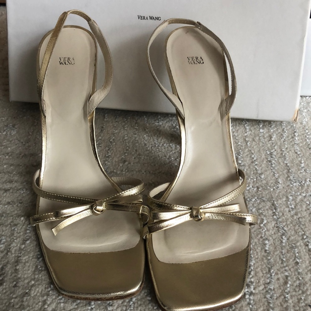 Vera Wang gold sling back heel with bow